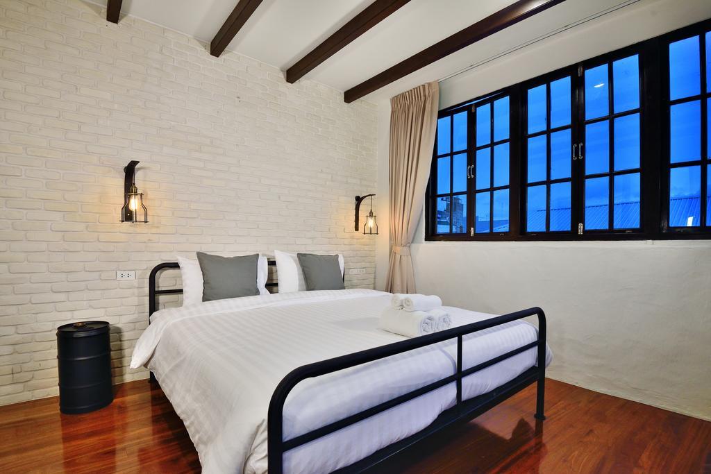 The Rommanee Classic Guesthouse Phuket Room photo