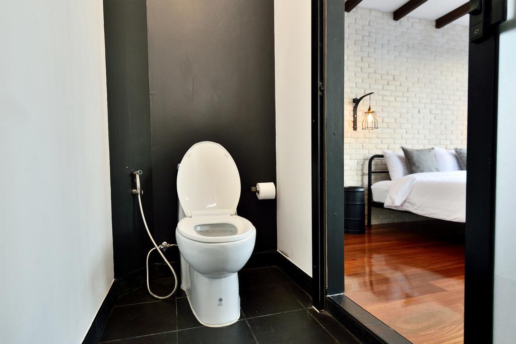 The Rommanee Classic Guesthouse Phuket Room photo