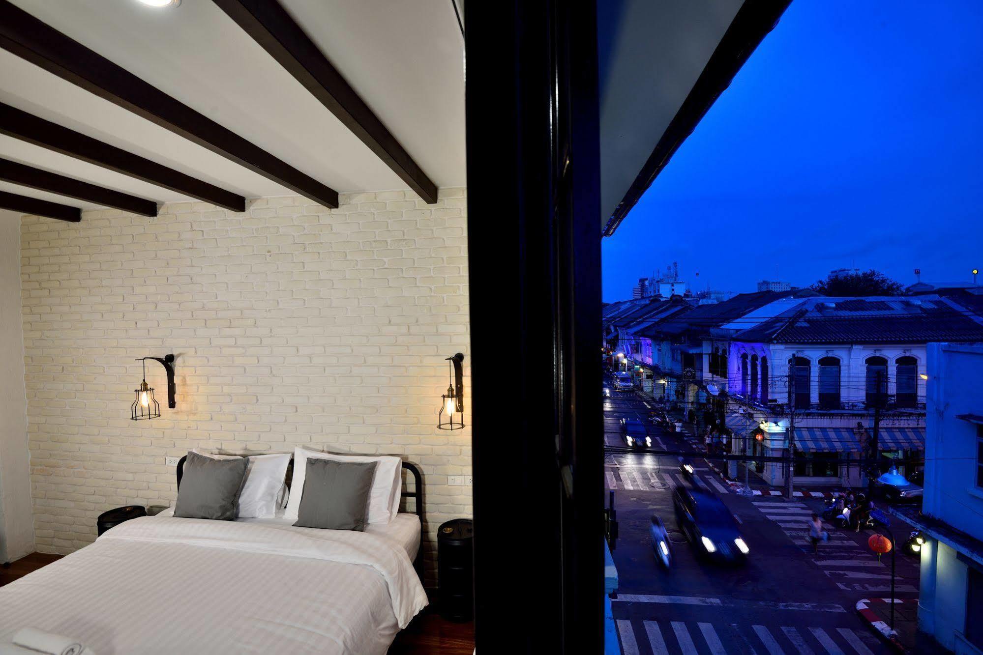 The Rommanee Classic Guesthouse Phuket Exterior photo