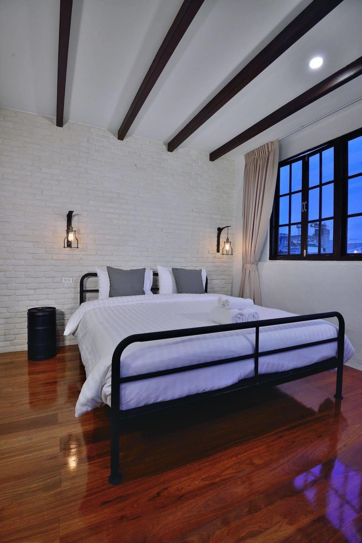 The Rommanee Classic Guesthouse Phuket Exterior photo